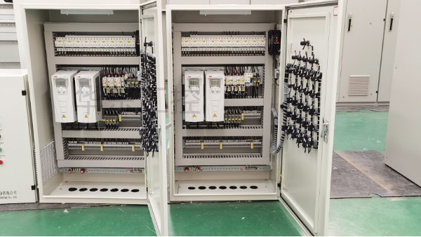 泵站控制柜實拍