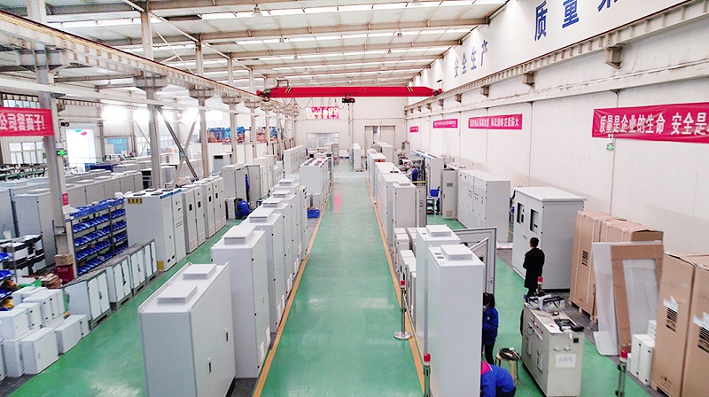 華東工控-生產(chǎn)車(chē)間