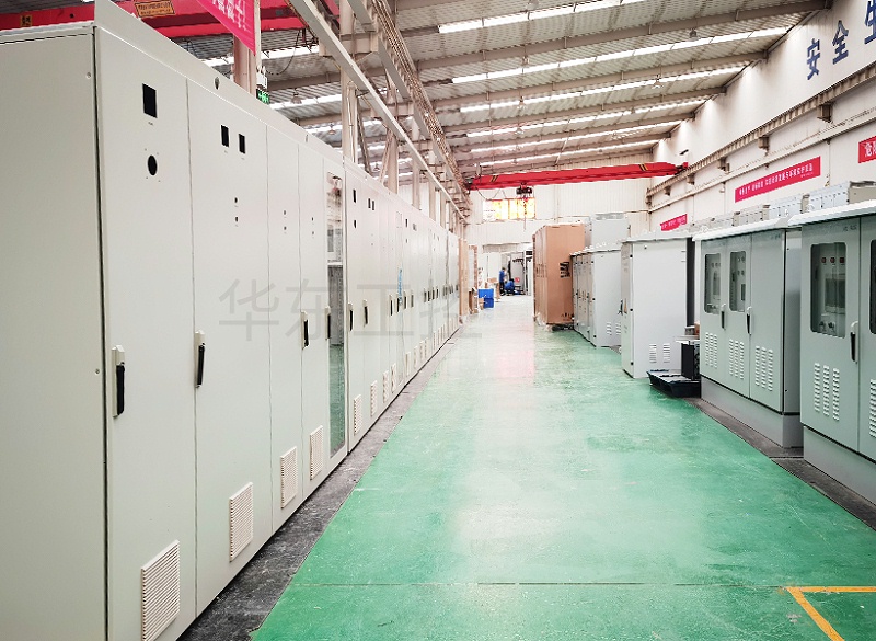 華東工控泵站控制柜生產(chǎn)現(xiàn)場(chǎng)