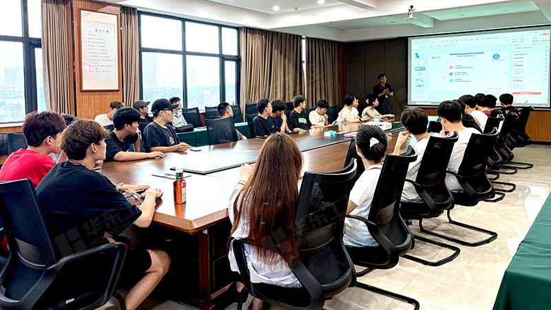 深化校企合作，華東工控迎來鄭州經(jīng)貿(mào)學(xué)院智慧制造學(xué)院學(xué)子實習(xí)