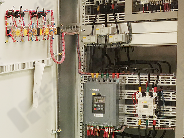 軟啟柜細節(jié)圖