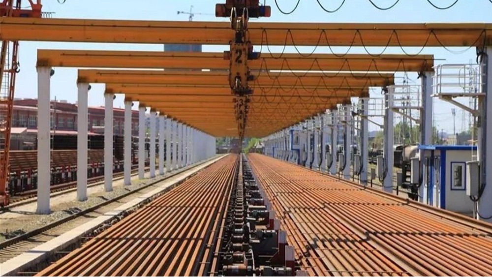 華東工控丨鐵路局小李莊500M 焊軌基地7臺(tái)32 臺(tái)36臺(tái)群吊控制系統(tǒng)案例